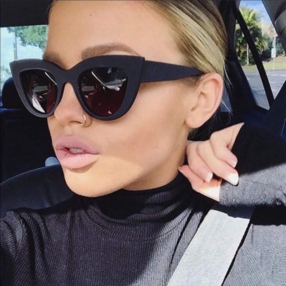 *SOLD* Fabulous Matte Black Cat Eye Sunglasses